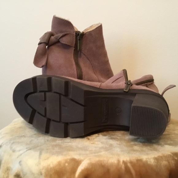 Bearpaw sherpa-lined waterproofed winter suede leather boots, sz 7 1/2 - Picture 9 of 10